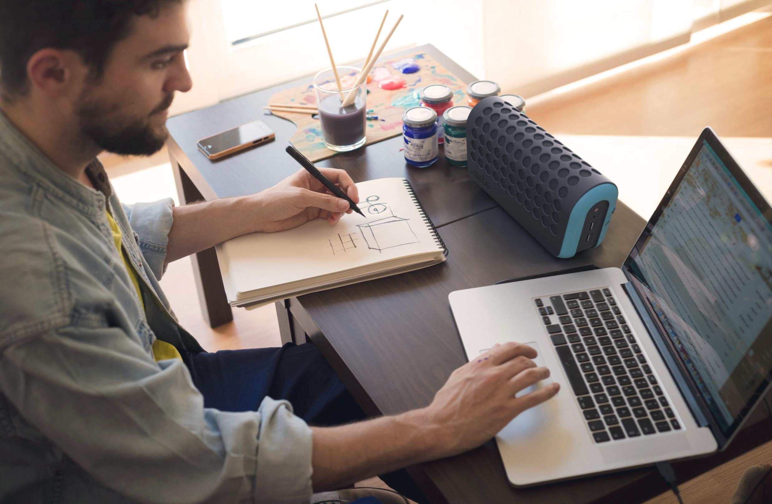 Teilnehmer während interaktiver Webinar-Session mit Code-Reviews